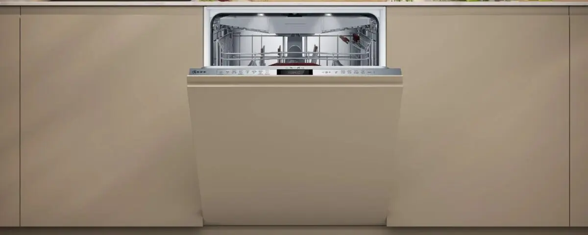 Встраиваемая посудомоечная машина Neff 60 см с цеолитовой сушкой в кухне