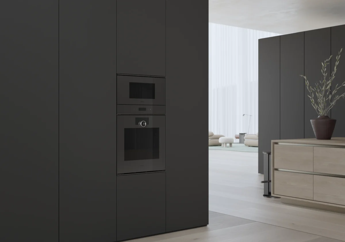 Минималистичная кухня Gaggenau со встроенной техникой в колонне
